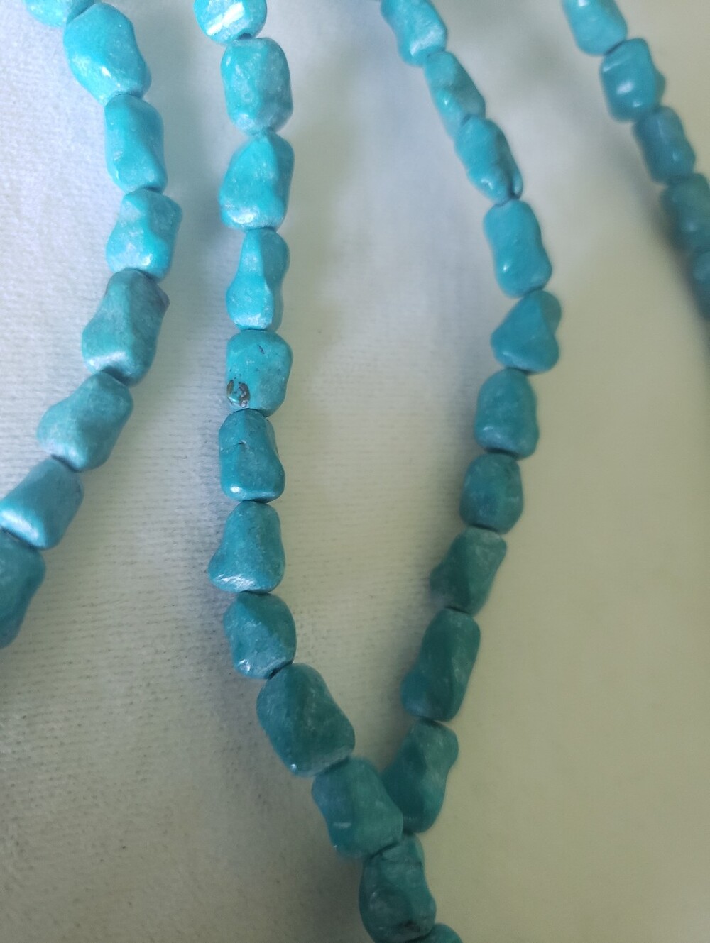 2 Strands Turquoise Howlite - Picture 2 of 6
